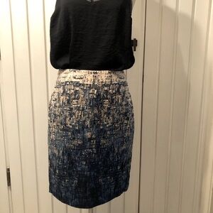 Women’s Ann Taylor pencil skirt, s2, ombré fabric in navy,cream and royal blue